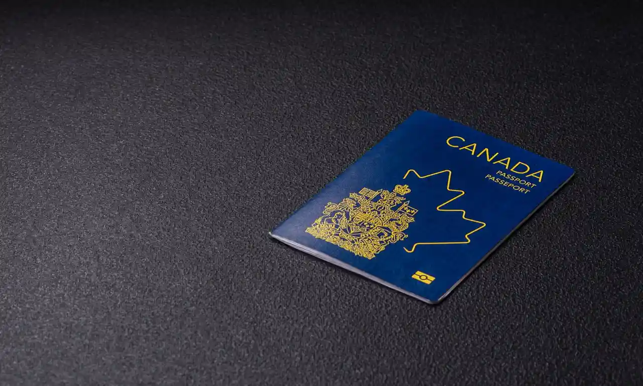پاسپورت کانادا