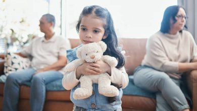 وقتی فرزند با هر دو والد زندگی میکند، Child Support چطور بین آنها محاسبه میشود؟