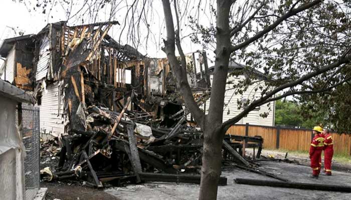 آلبرتا سوگوار هفت عضو دو خانواده مسلمان که در آتش‌سوزی خانه جان خود را از دست دادند