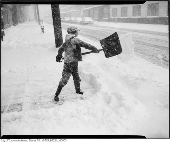 Shovelling out, 1961