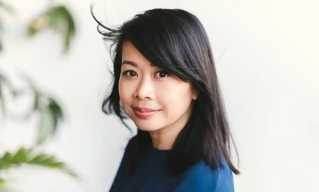 خانم Souvankham Thammavongsa