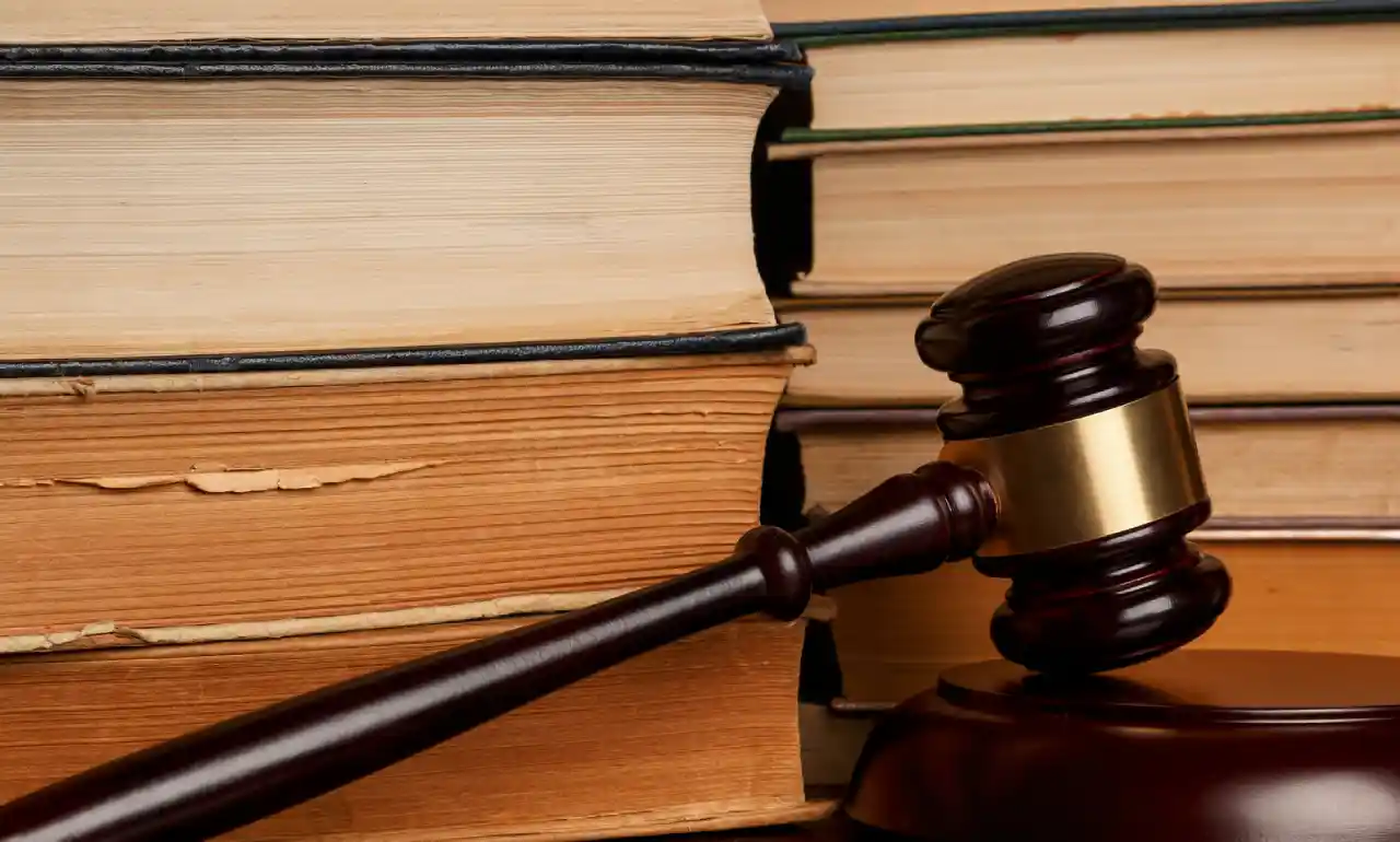 حق دسترسی همه مردم به اطلاعات یا پروژه SecretCanada.com