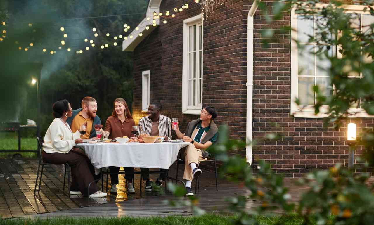 چگونه خانه خود را برای مهمانی‌های تابستانی آماده کنیم؟
