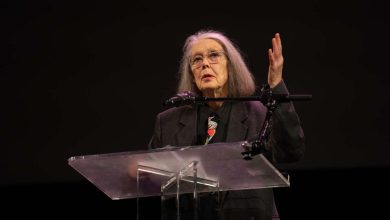 نوبل ادبیات به خانم Anne Carson نویسنده و شاعر متولد تورنتو رسید